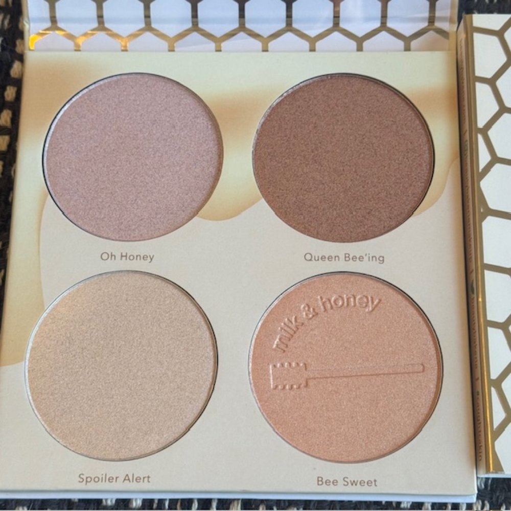 New Beauty Bakerie MILK and HONEY Highlighter Palette
